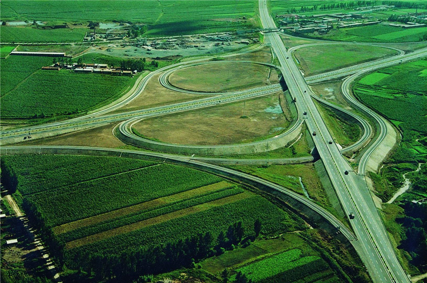 11長(zhǎng)春-吉林高速公路出口互通立交.jpg